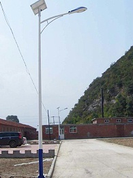 重庆忠县：迈向大家的小康水平的59盏太阳能庭院路灯