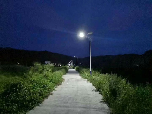 甘肃太阳能路灯_新农村太阳能路灯_南德太阳能路灯