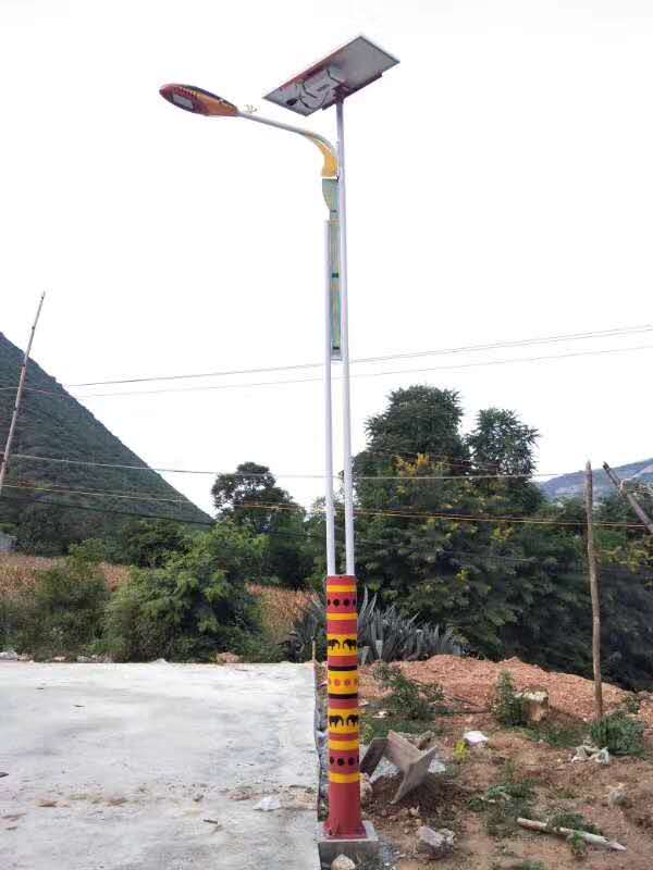分体式太阳能路灯——农村抗风防水智能照明首选